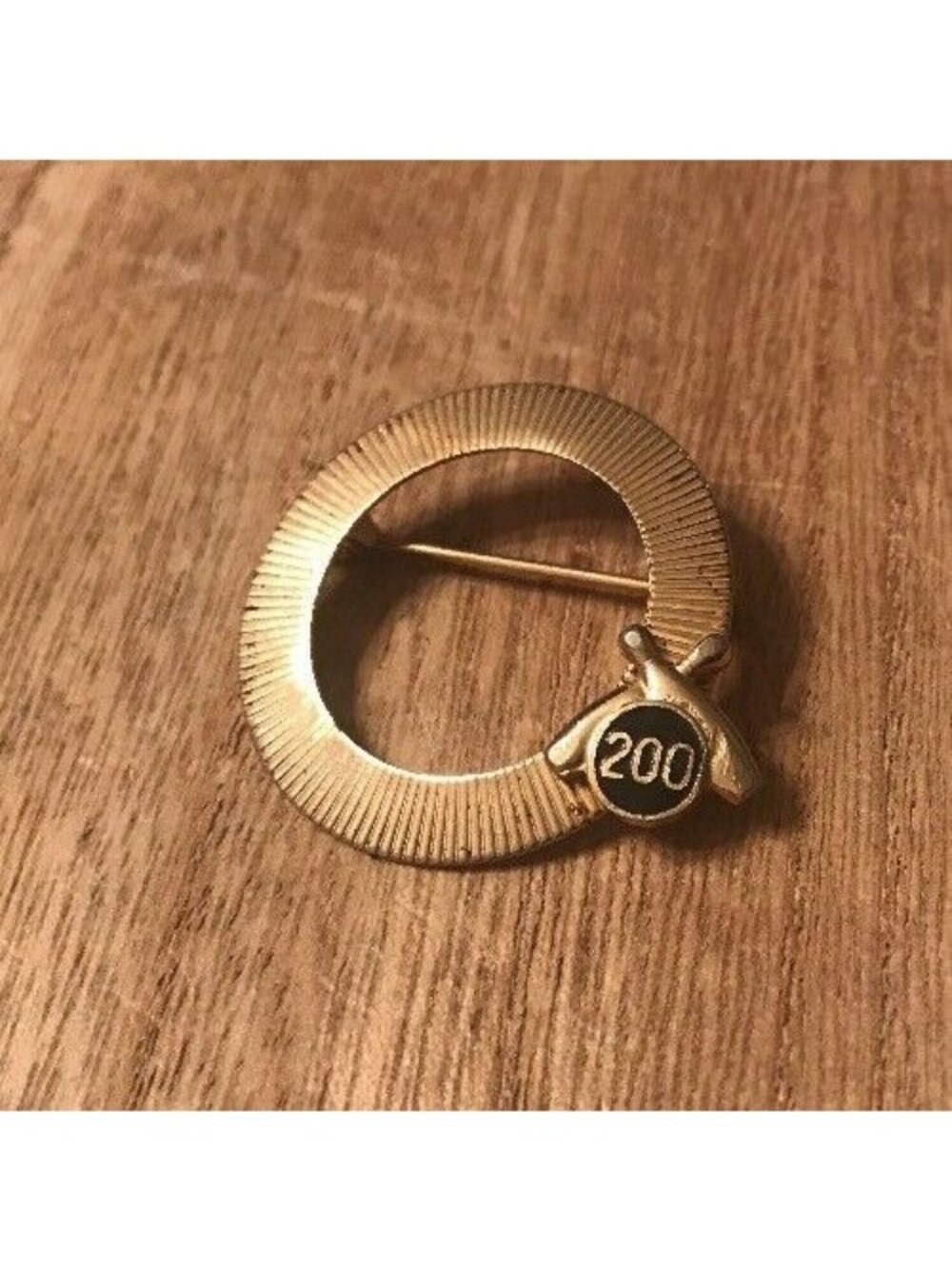 Vtg Bowling Brooch Pin 200 Club Gold Tone Circle Textured 1.25”